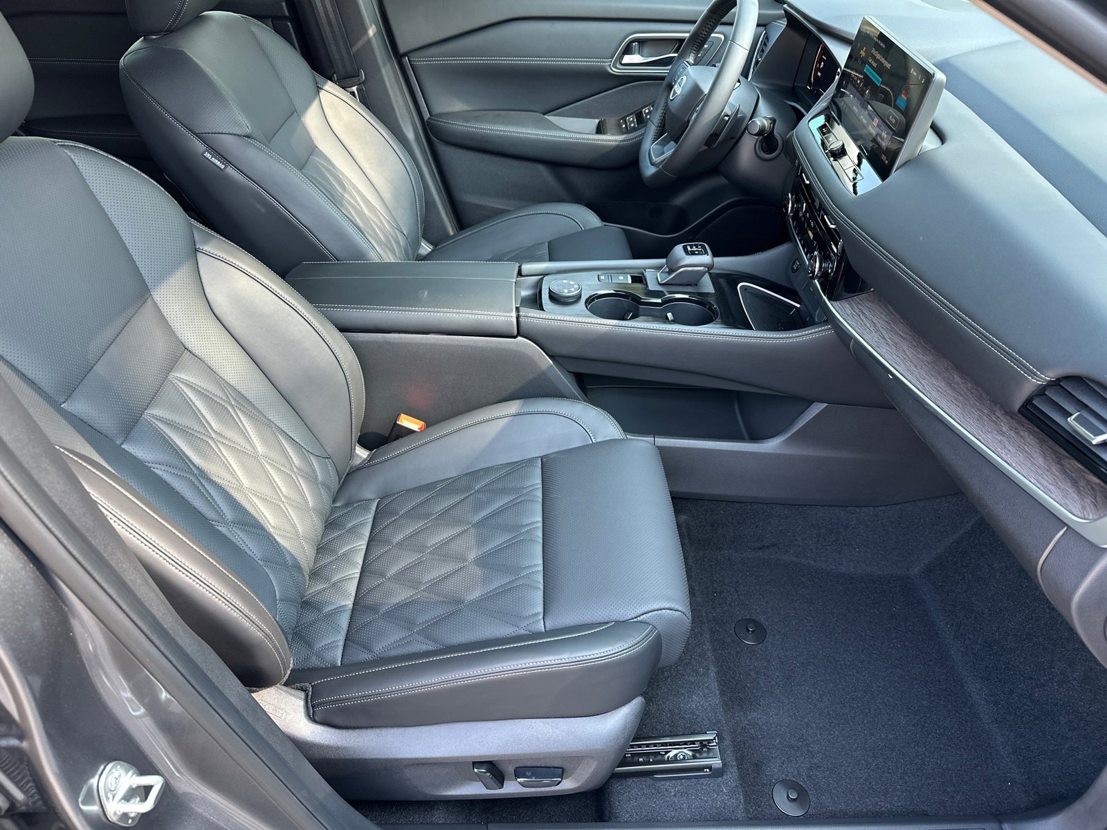 New 2026 Nissan Rogue Platinum w/ Platinum Premium Package image 13