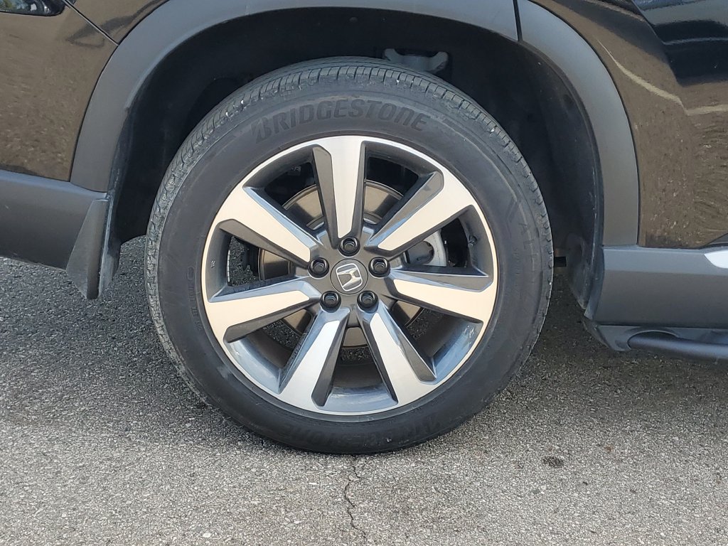 Certified 2025 Honda Pilot Touring image 5