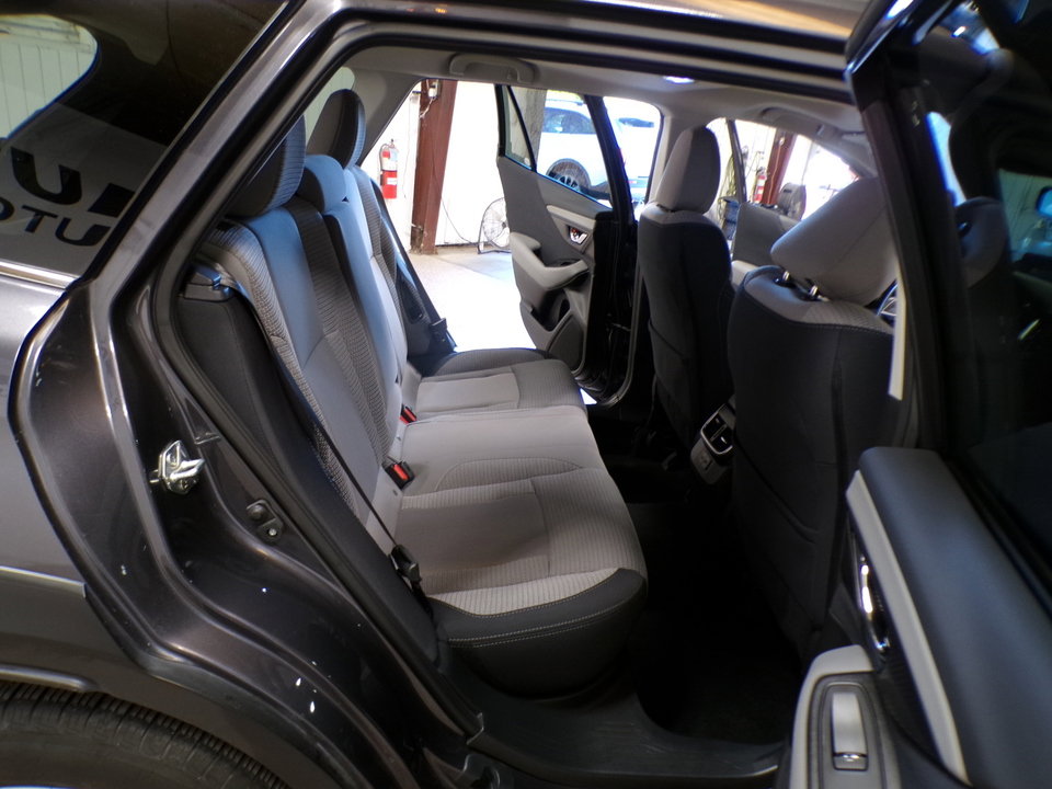 Used 2024 Subaru Outback Premium image 14