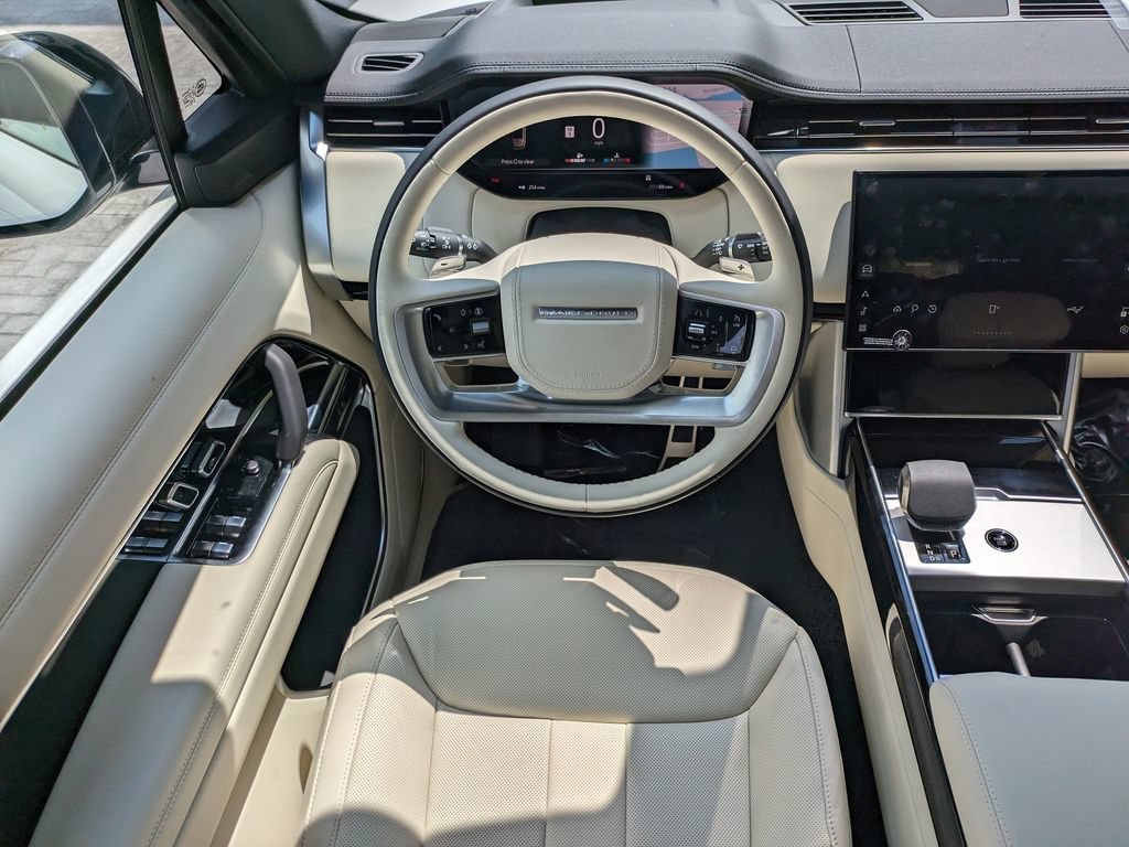 New 2026 Land Rover Range Rover Long Wheelbase SE AWD/4WD image 14