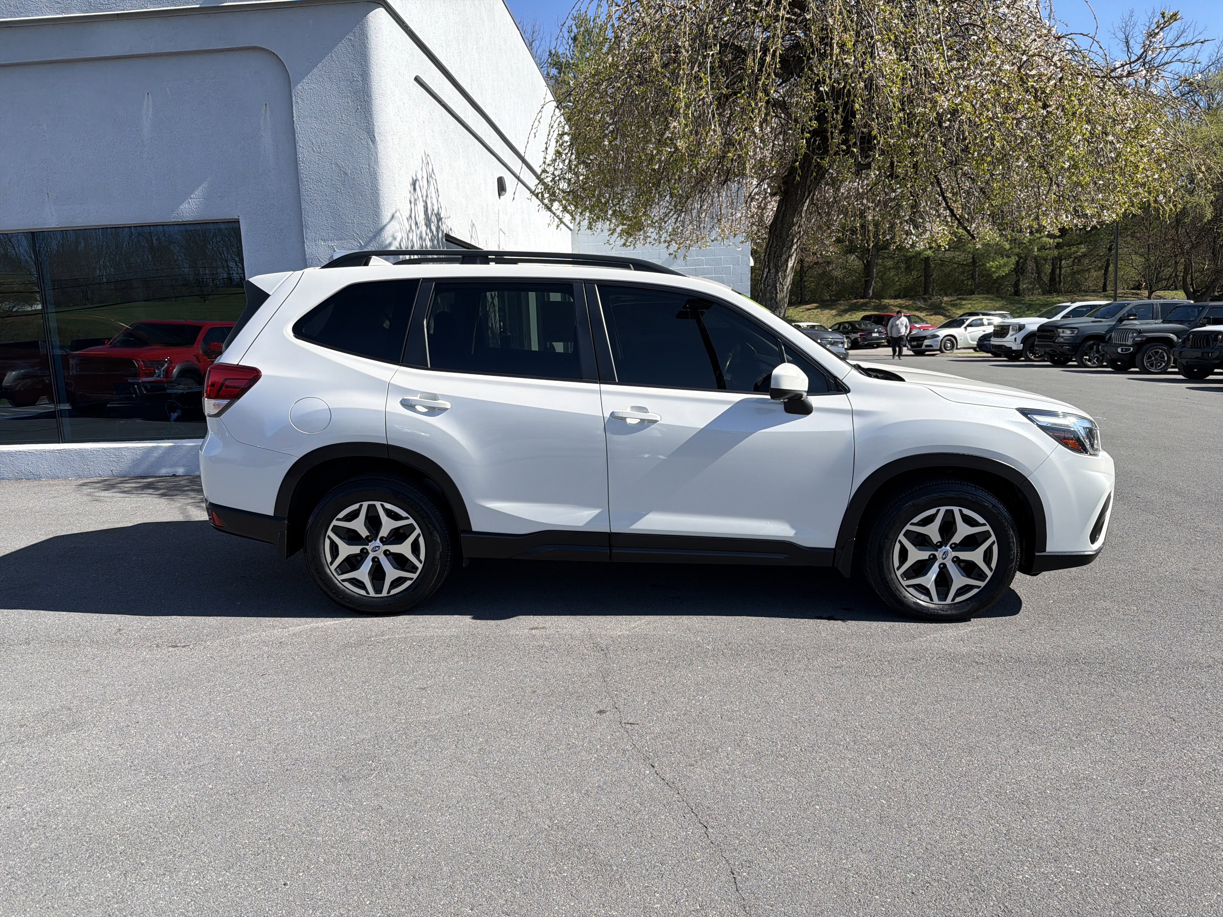 Used 2020 Subaru Forester Premium AWD/4WD image 2