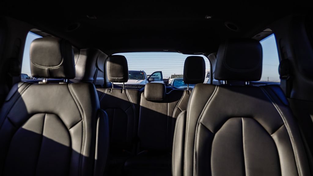New 2027 Chrysler Pacifica Select FWD image 27