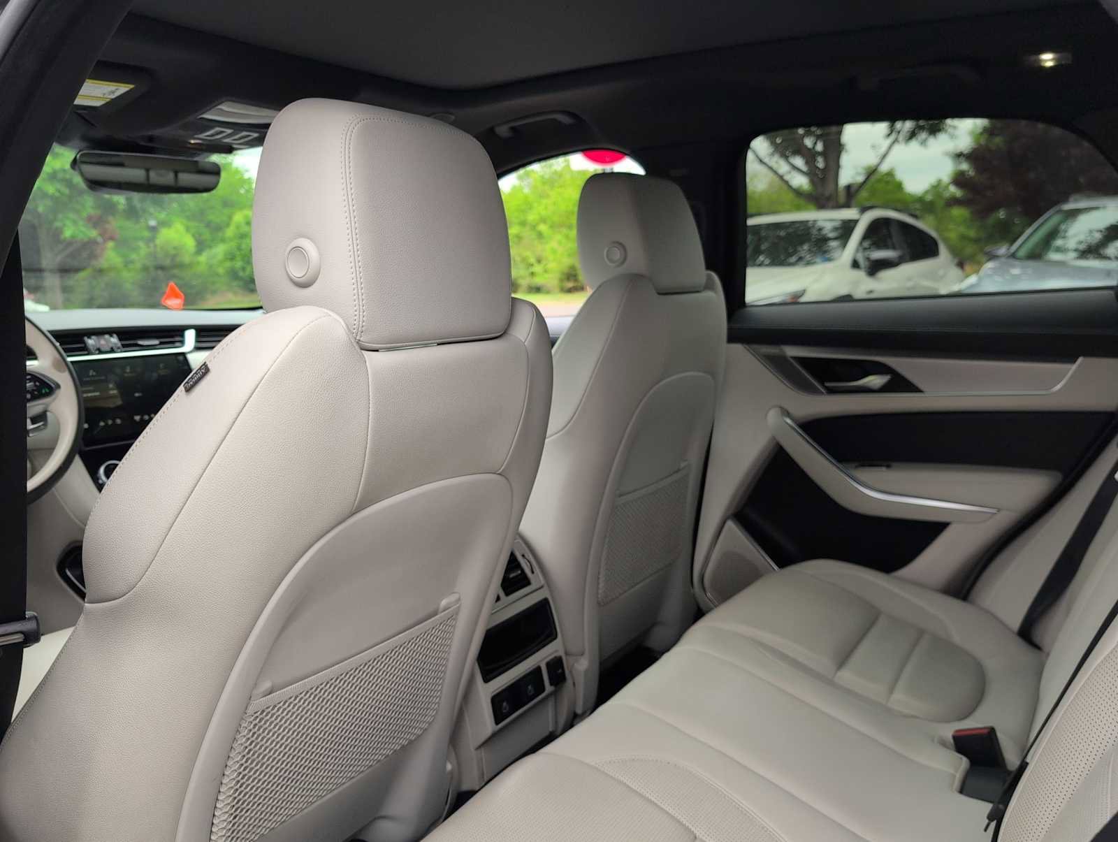 Used 2025 Jaguar F-PACE R-Dynamic S AWD/4WD image 16