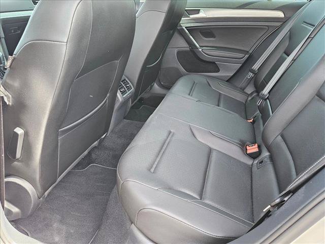 Used 2016 Volkswagen Golf SE w/ Lighting Package FWD image 18