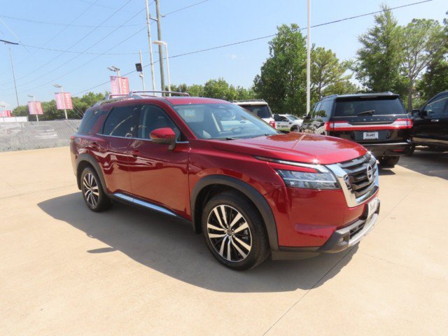 Used 2023 Nissan Pathfinder Platinum FWD image 6