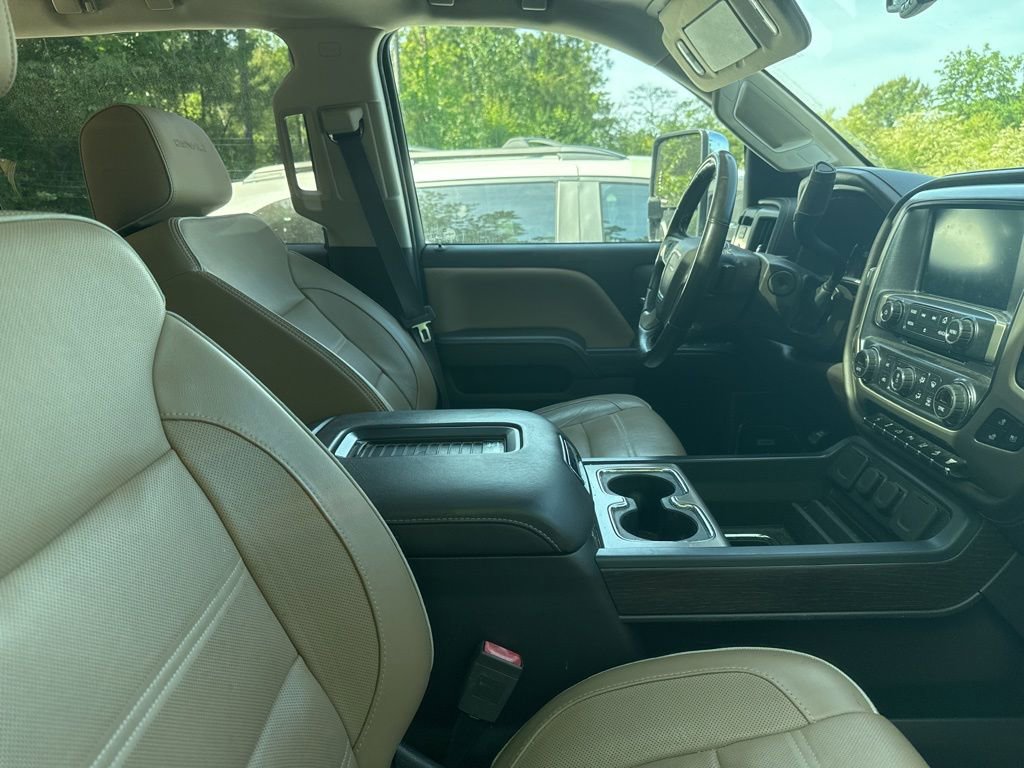 Used 2019 GMC Sierra 2500 Denali w/ Duramax Plus Package AWD/4WD image 10