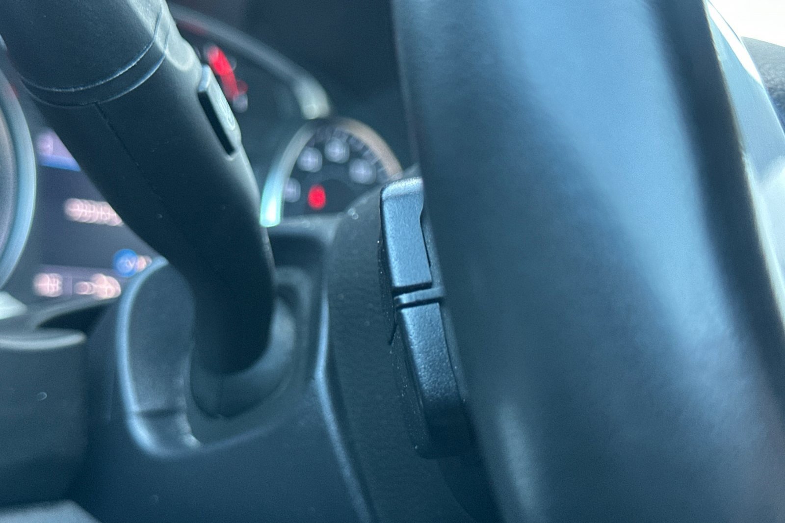 Used 2023 GMC Terrain SLT image 38