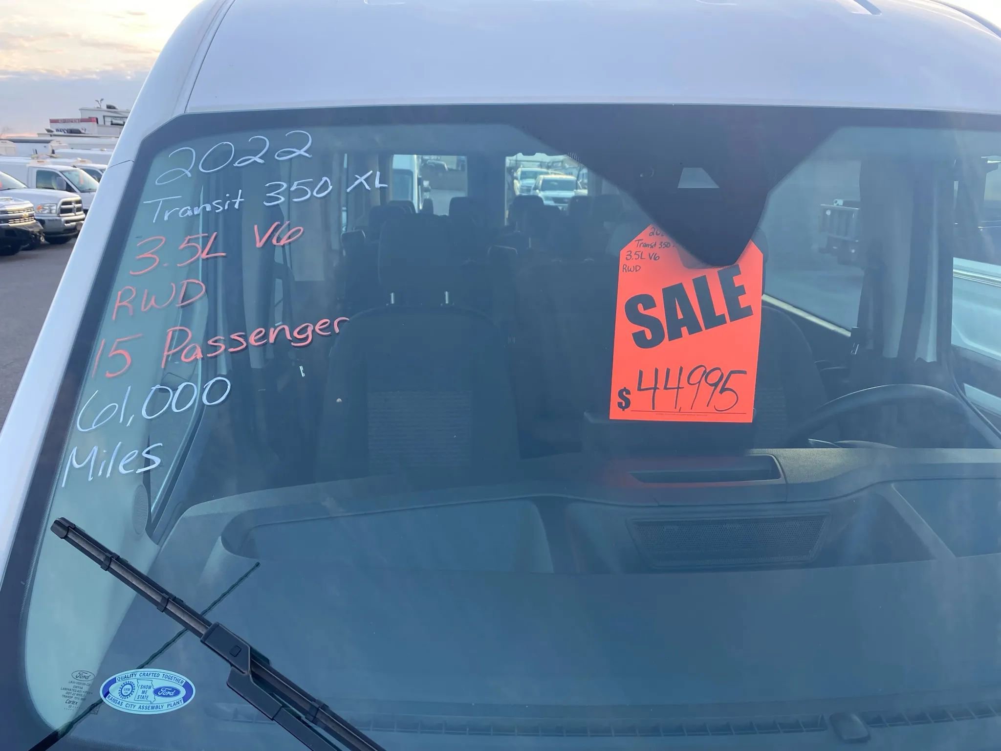 Used 2022 Ford Transit 350 XLT RWD image 3