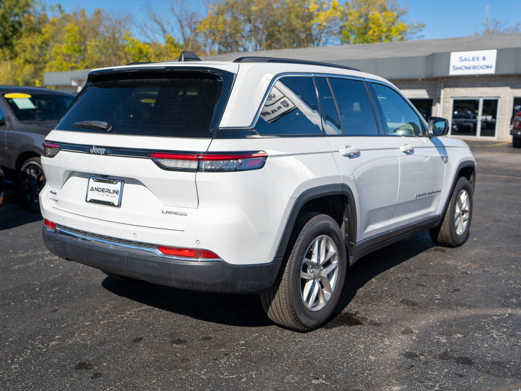 Used 2025 Jeep Grand Cherokee Laredo X AWD/4WD image 9