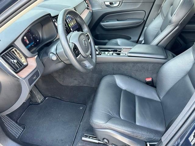 Used 2024 Volvo XC60 B5 Plus image 6