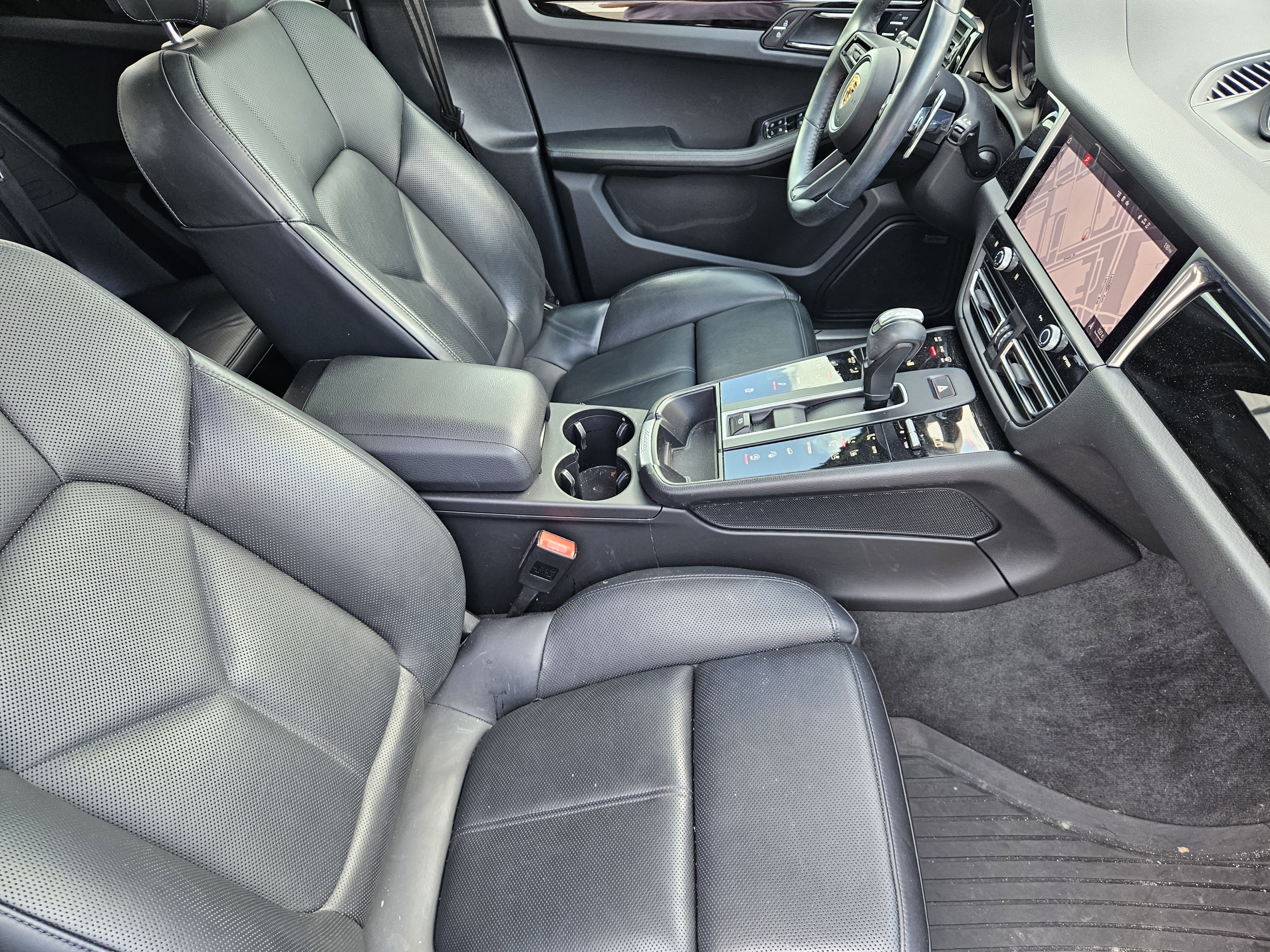 Used 2023 Porsche Macan S image 15