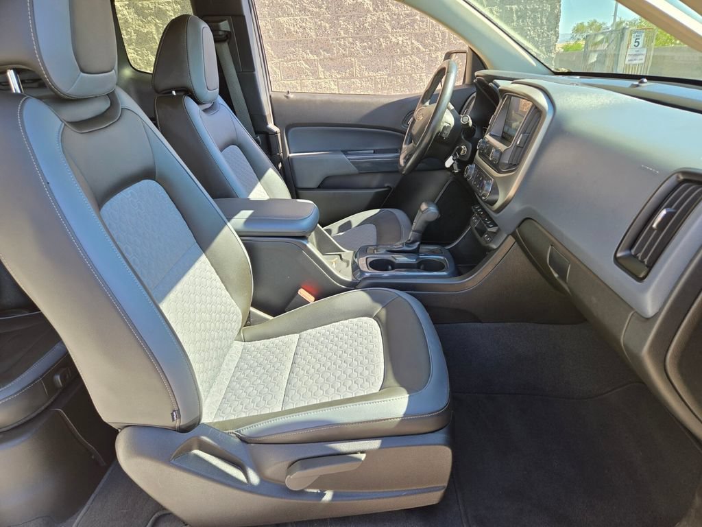 Used 2021 Chevrolet Colorado Z71 w/ Safety Package AWD/4WD image 18