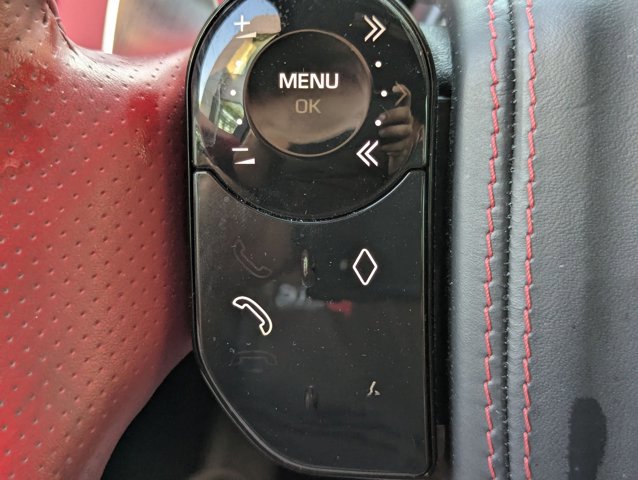 Used 2022 Land Rover Range Rover Sport SVR AWD/4WD image 12