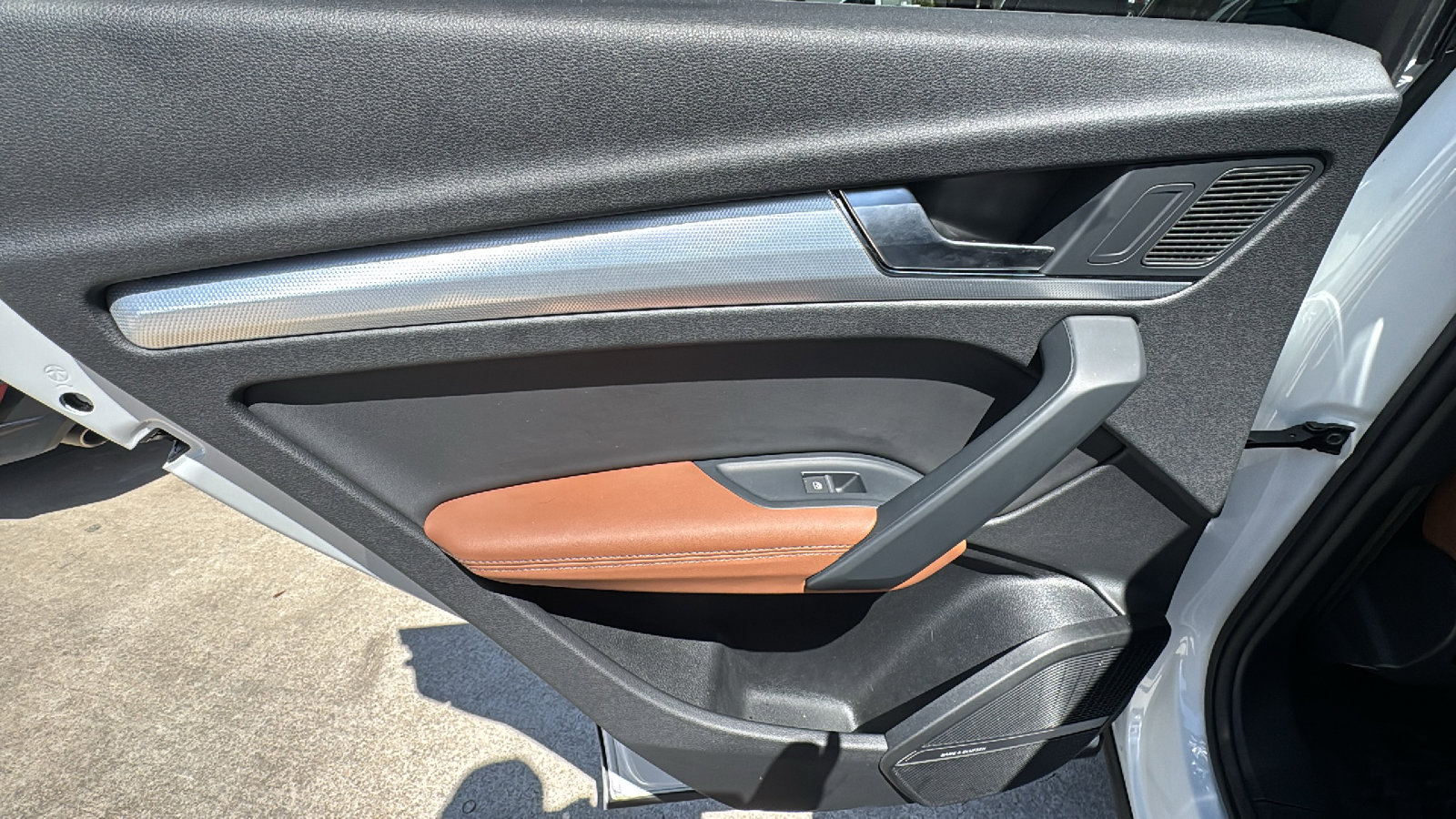 Used 2024 Audi Q5 2.0T Premium Plus w/ Premium Plus Package image 16