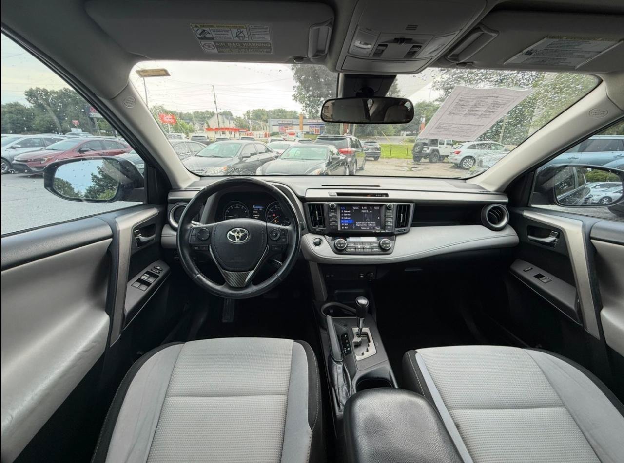 Used 2017 Toyota RAV4 XLE FWD image 2