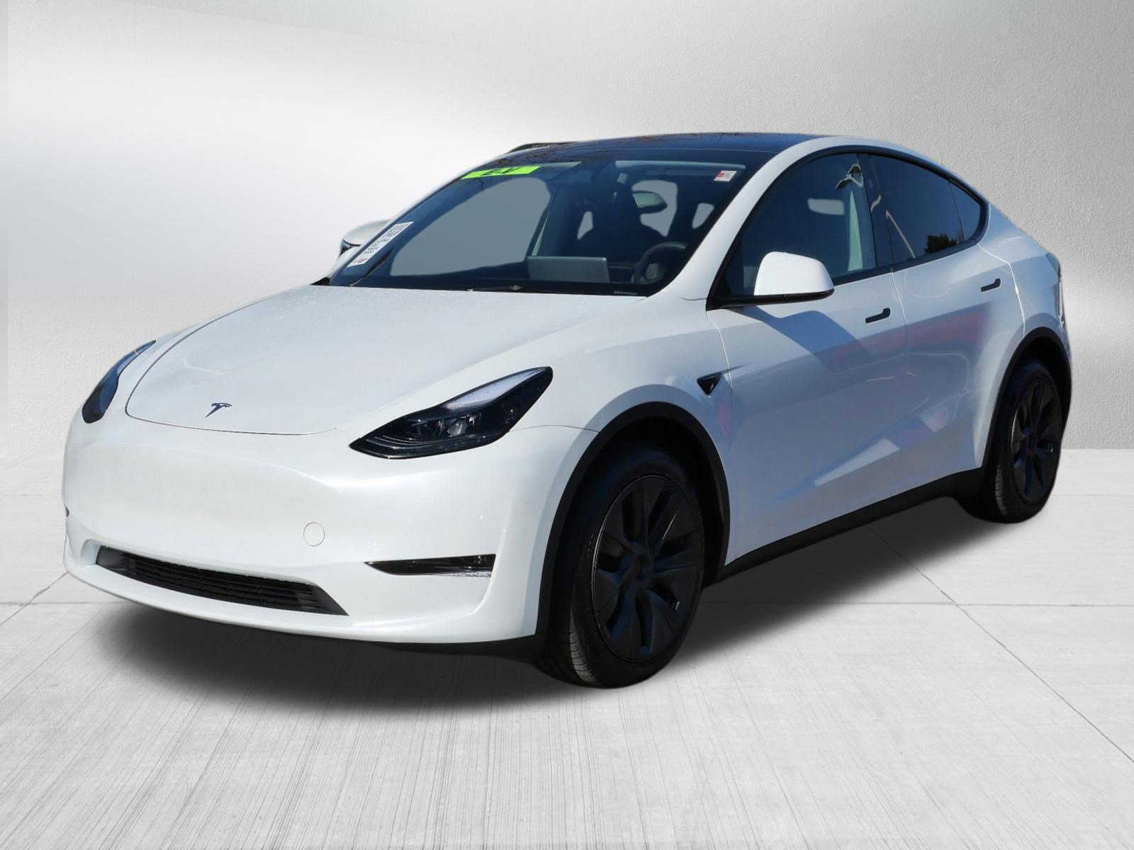 Used 2024 Tesla Model Y Long Range image 3