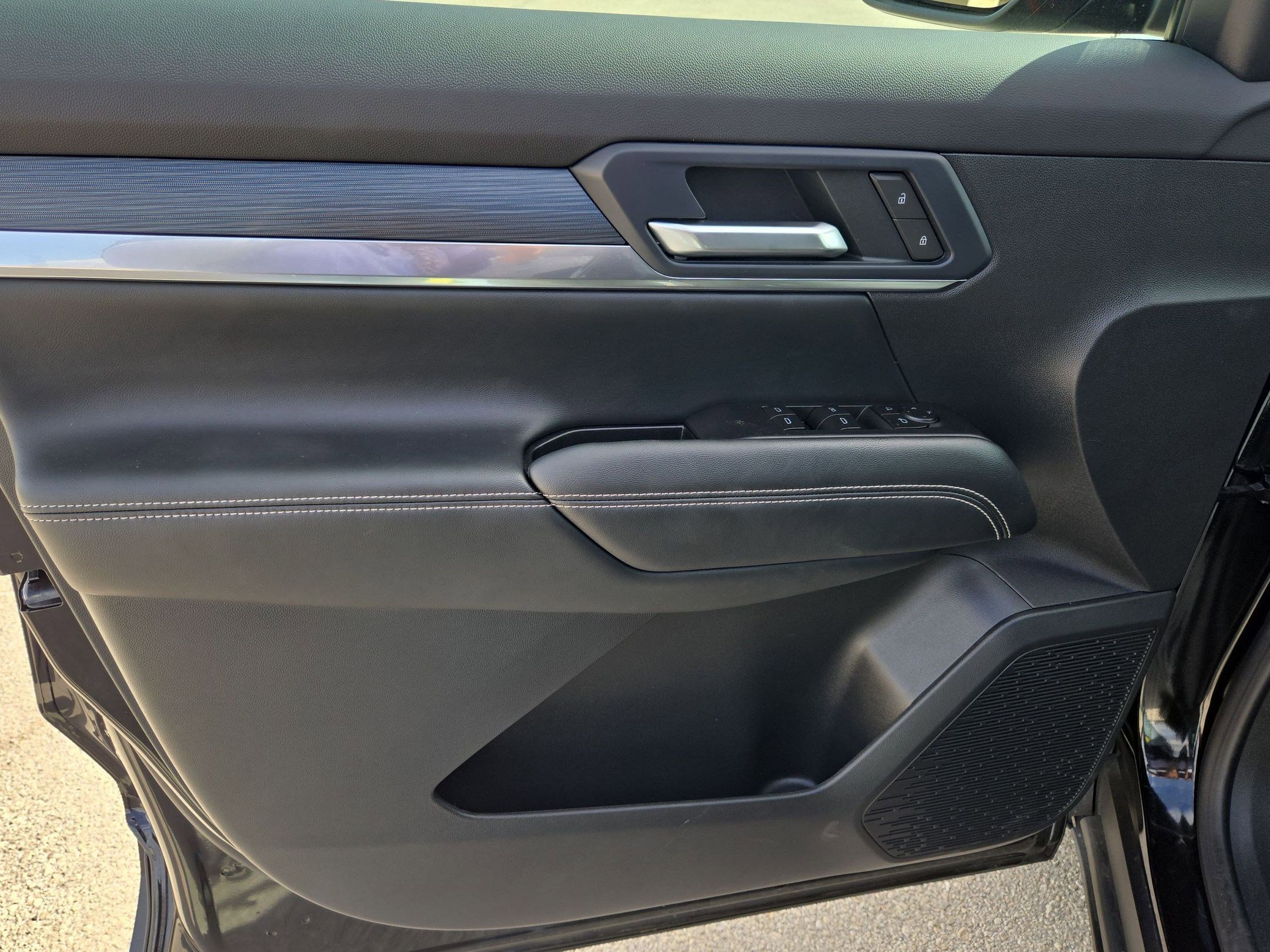 Used 2026 GMC Terrain Elevation w/ Black Edition image 11