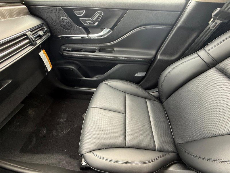 New 2026 Lincoln Corsair Reserve image 15