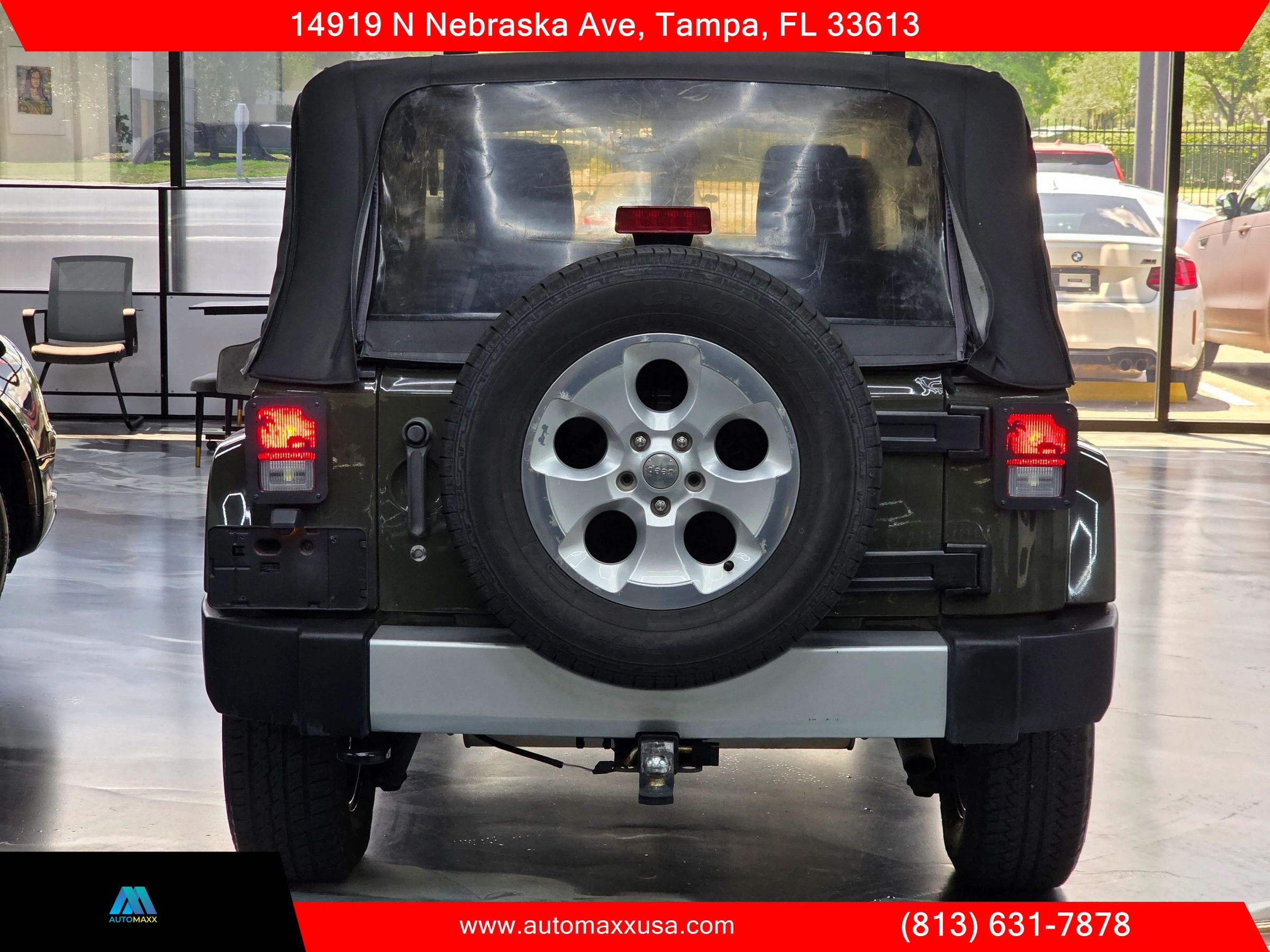 Used 2015 Jeep Wrangler Sahara w/ Connectivity Group AWD/4WD image 9