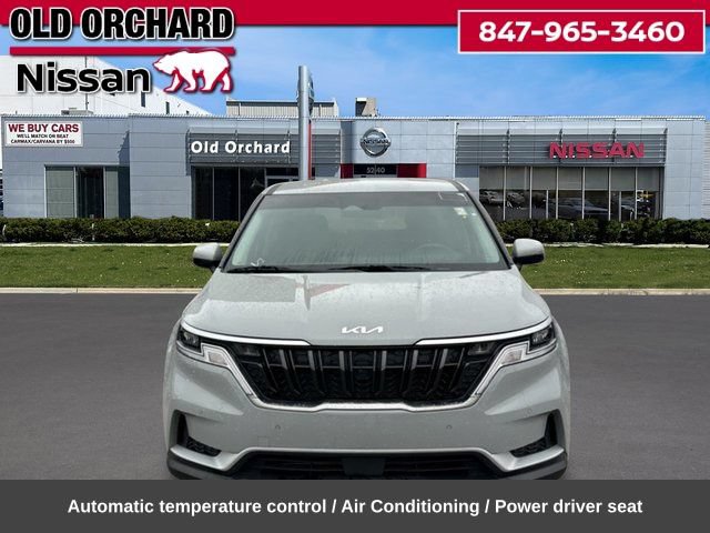Used 2024 Kia Carnival EX FWD image 2