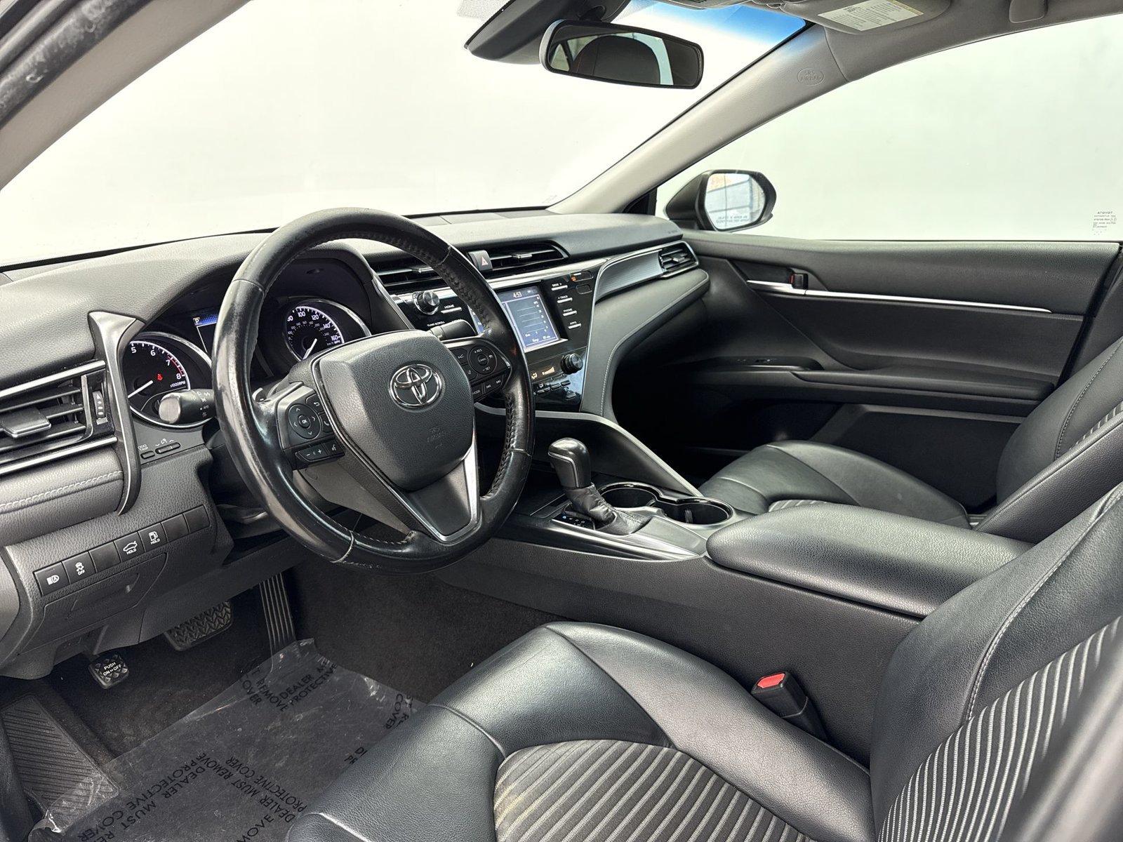 Used 2019 Toyota Camry SE FWD image 12