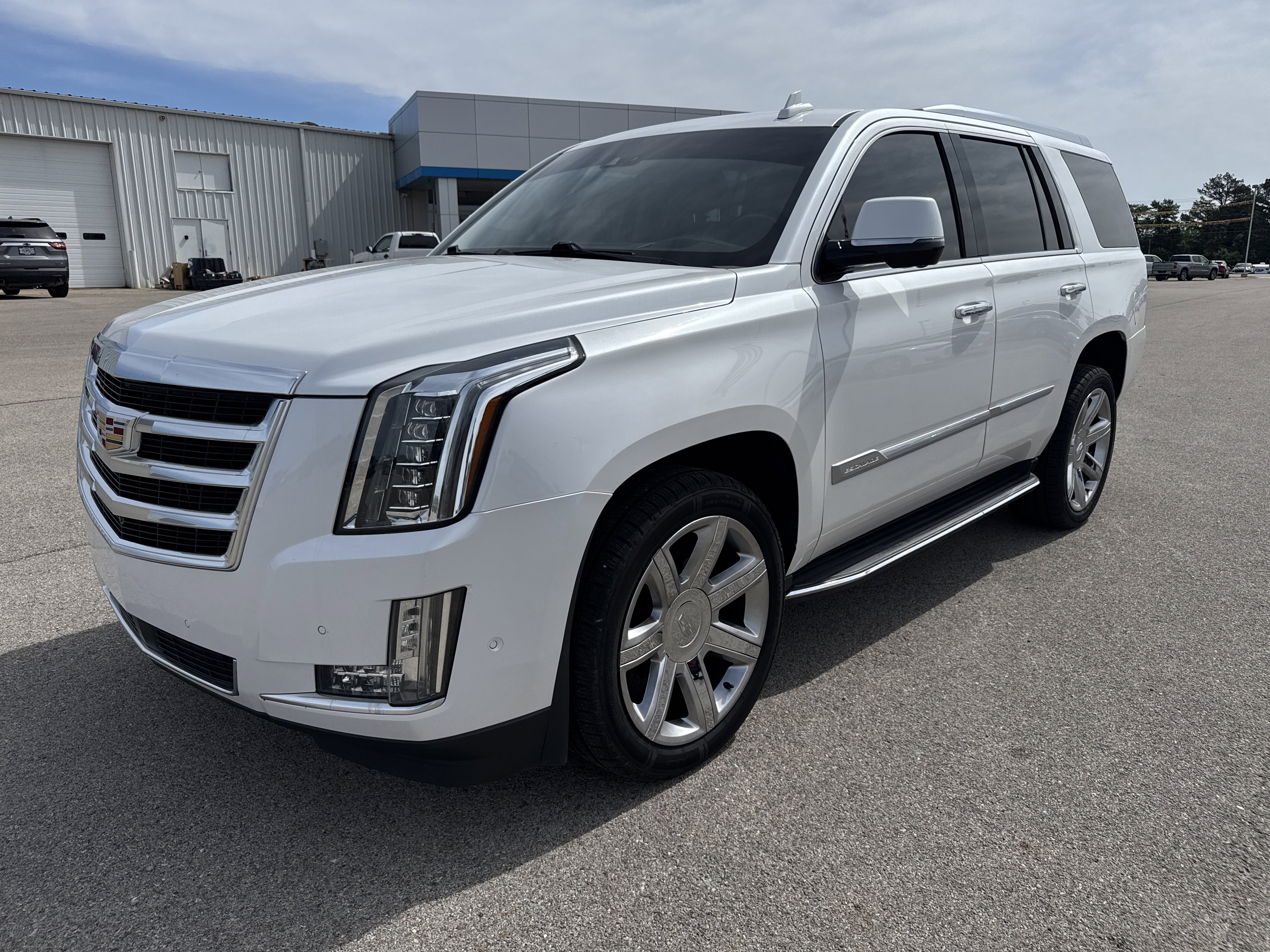 Used 2019 Cadillac Escalade Premium Luxury AWD/4WD image 1