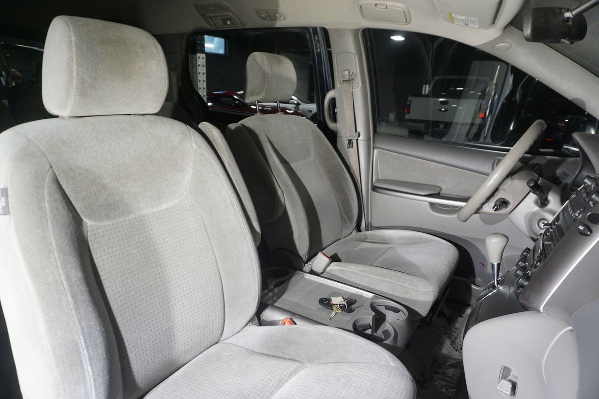 Used 2006 Toyota Sienna CE FWD image 16