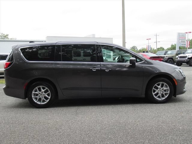 Certified 2023 Chrysler Voyager LX FWD image 2