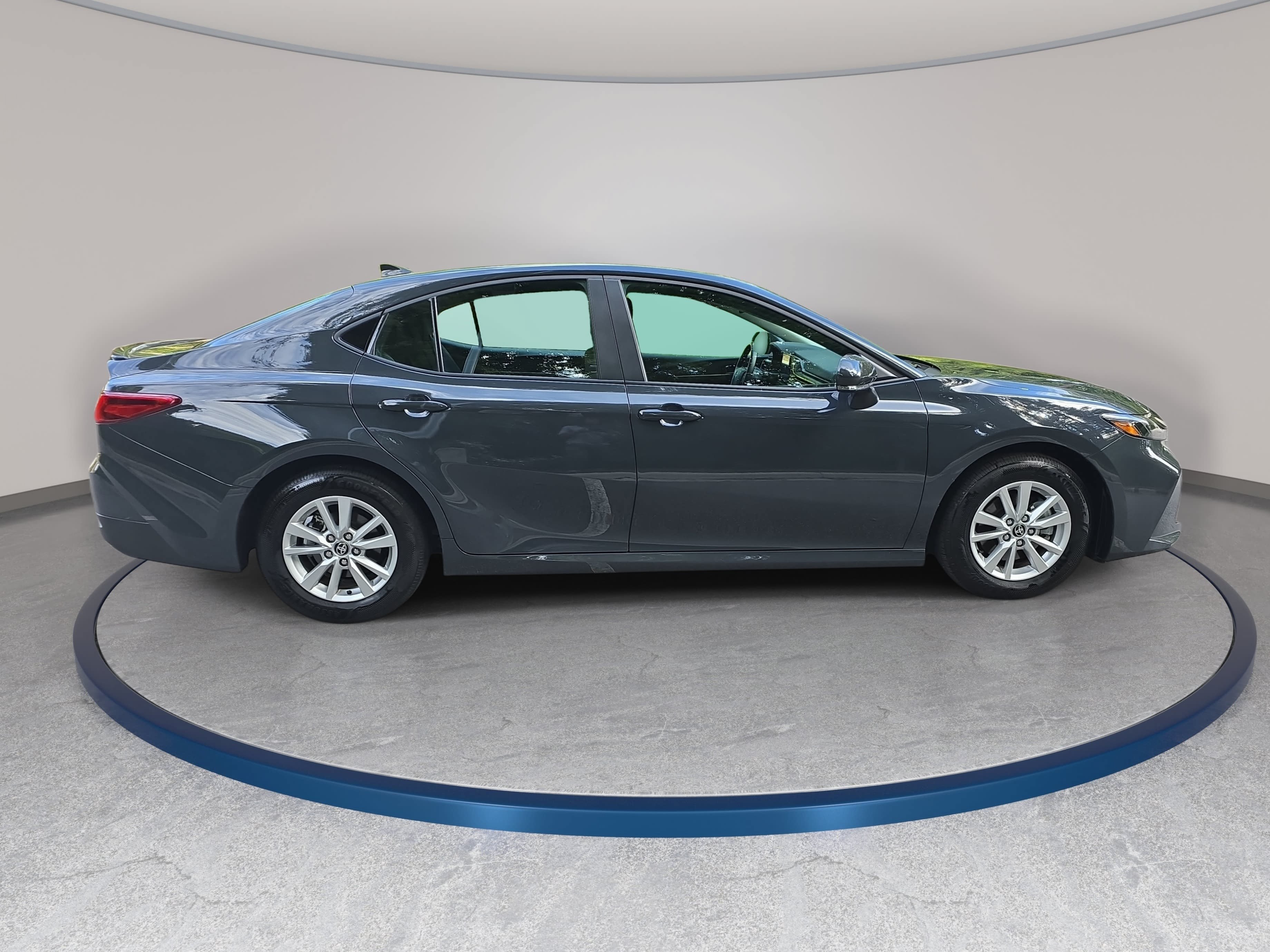 Used 2026 Toyota Camry LE w/ Convenience Package FWD image 4