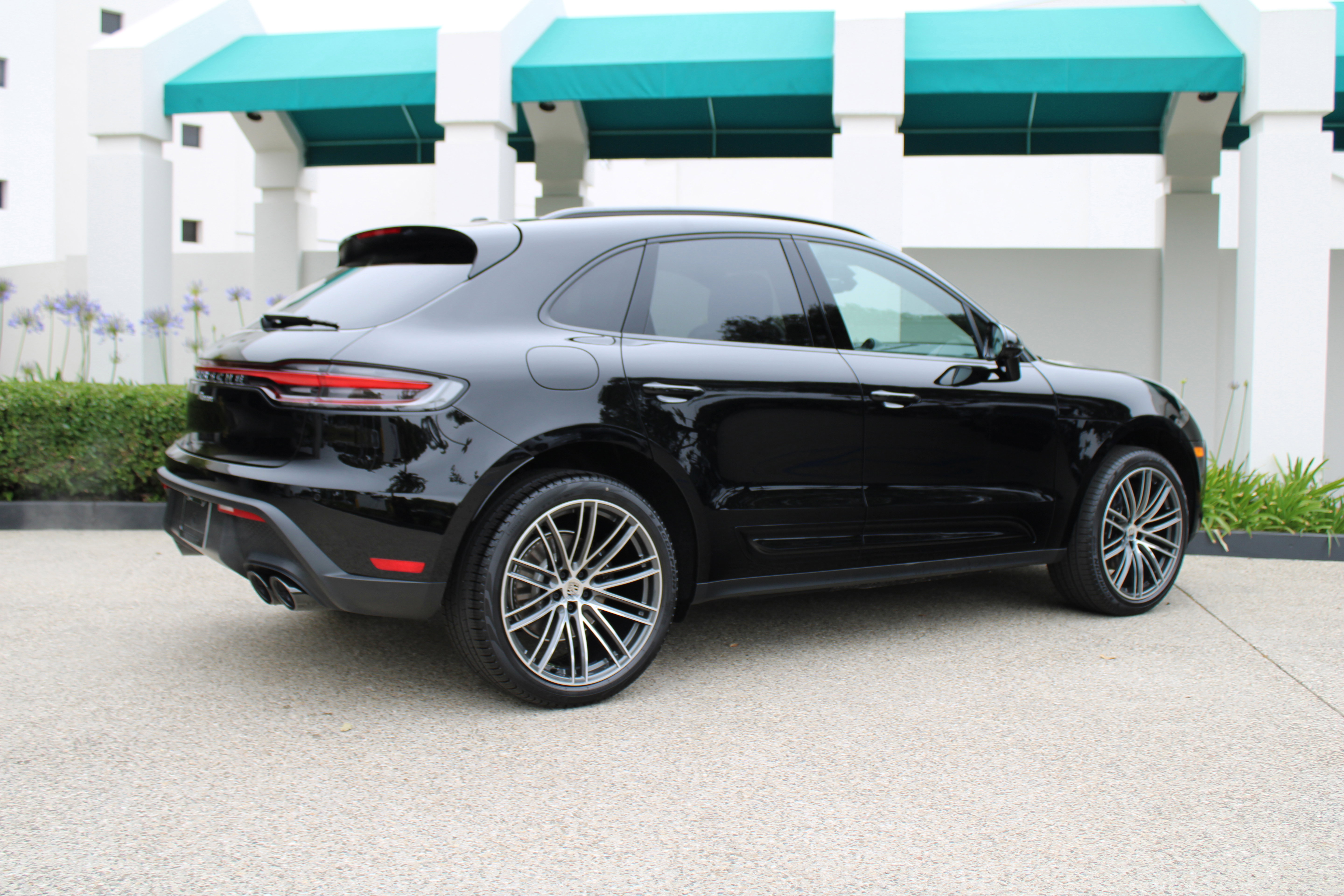 New 2025 Porsche Macan image 7