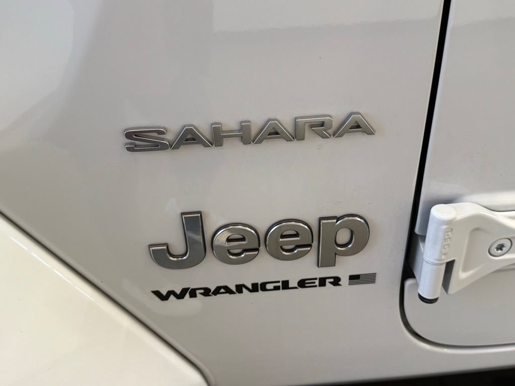 Used 2024 Jeep Wrangler Sahara w/ Dual Top Group image 17