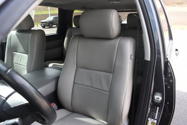 Used 2020 Toyota Sequoia SR5 AWD/4WD image 17