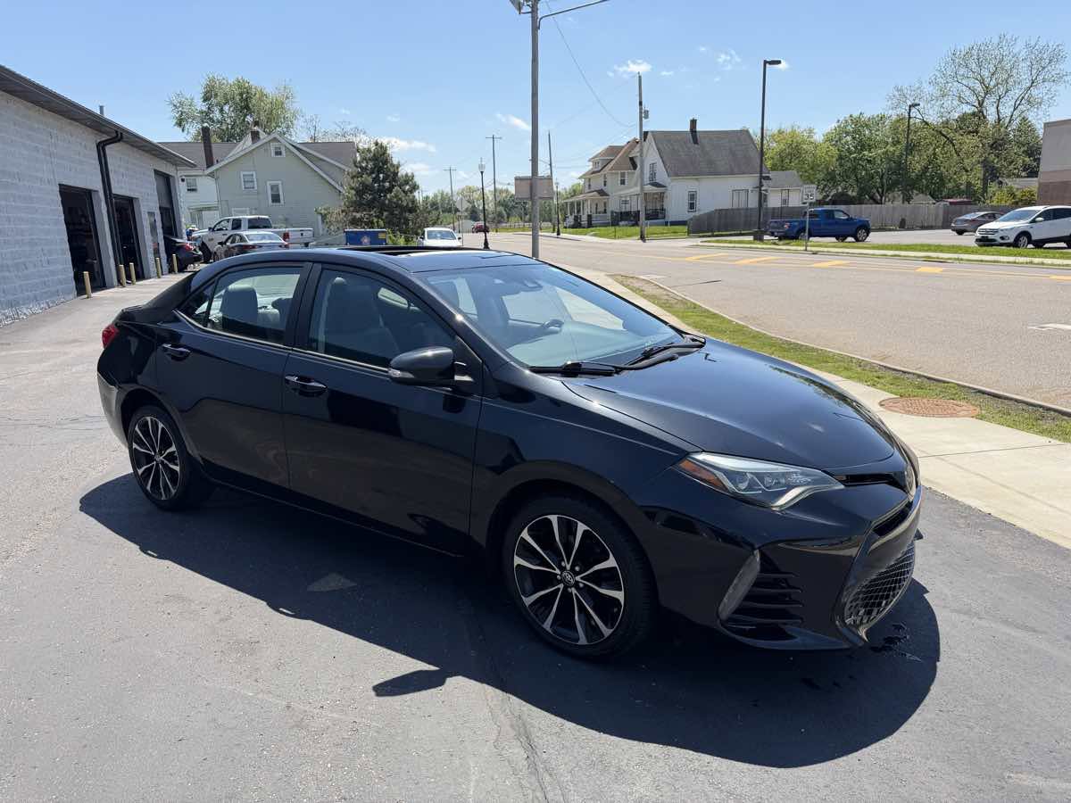 Used 2018 Toyota Corolla SE FWD image 6