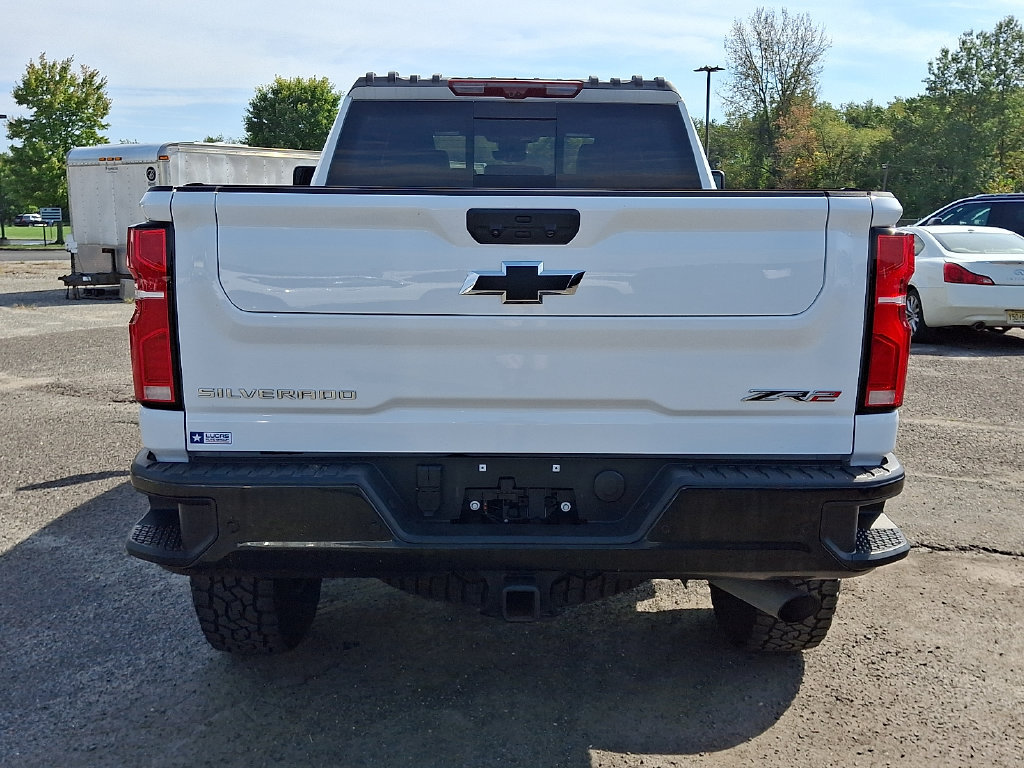 Used 2025 Chevrolet Silverado 2500 ZR2 w/ Technology Package AWD/4WD image 10