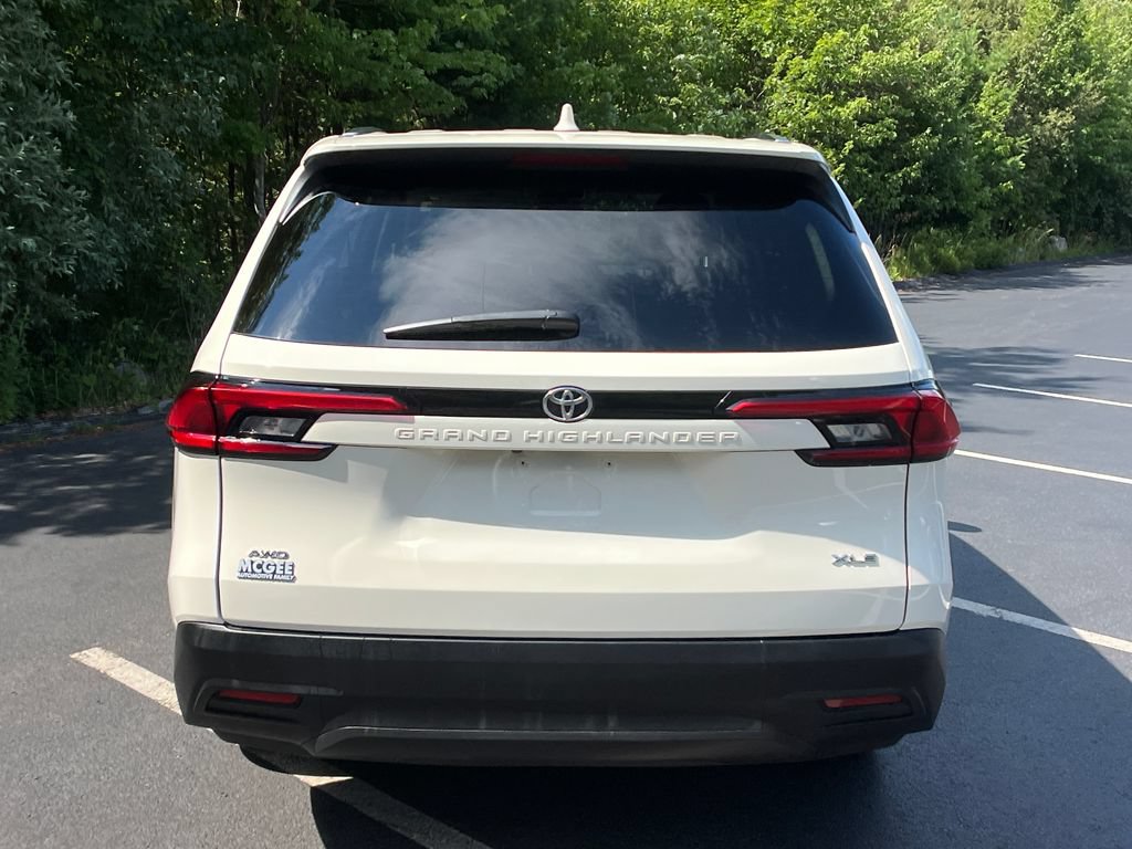 Certified 2024 Toyota Grand Highlander AWD image 4