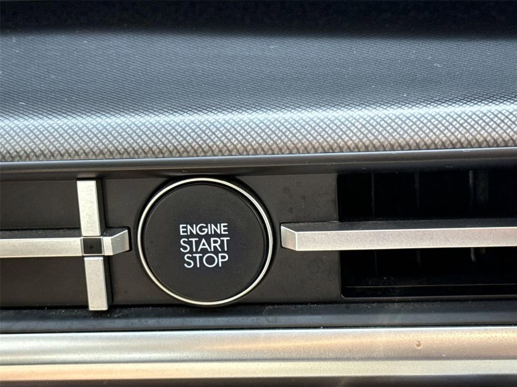 Used 2025 Hyundai Santa Fe SEL image 15