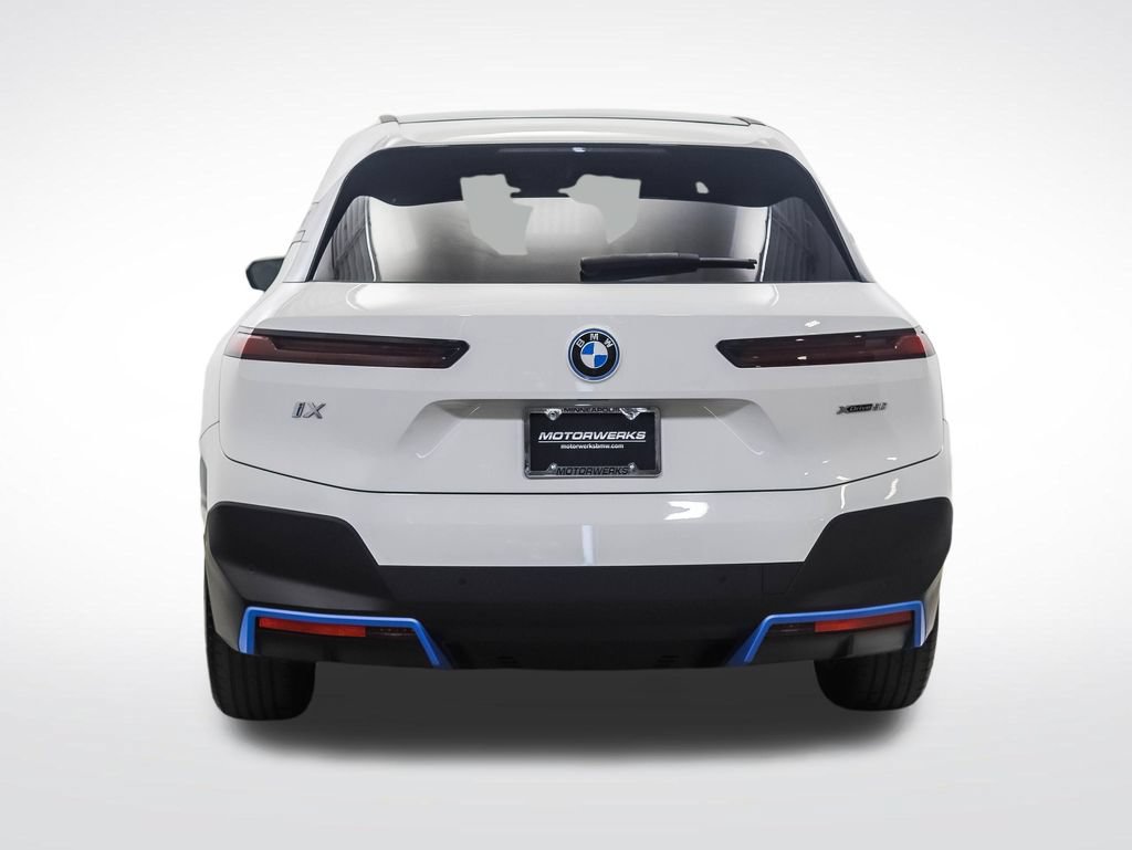 Certified 2024 BMW iX xDrive50 w/ Convenience Package AWD/4WD image 4