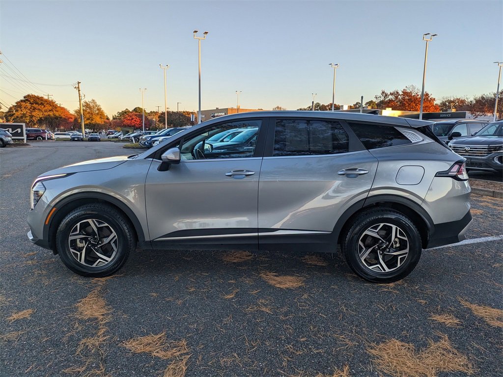 Used 2024 Kia Sportage LX image 7
