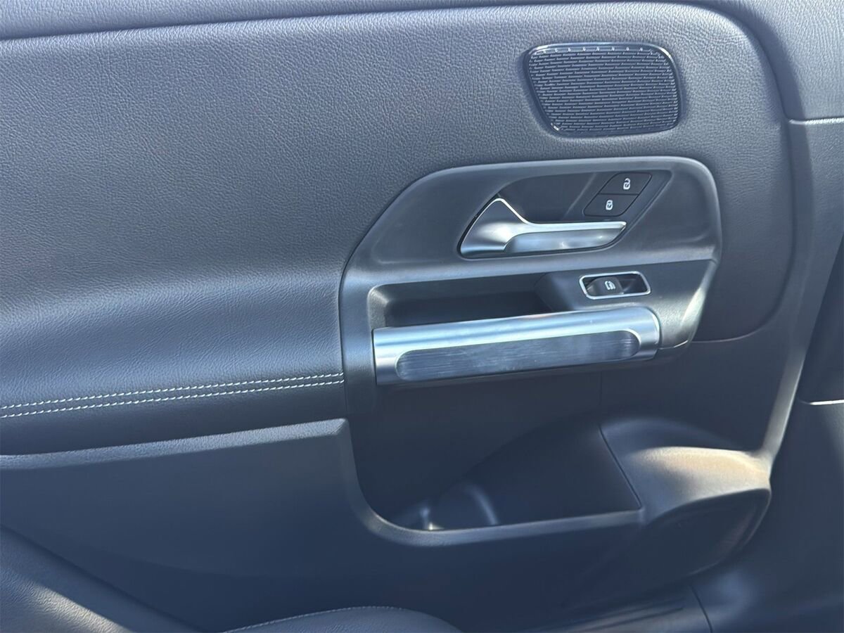 New 2026 Mercedes-Benz GLB 250 image 12