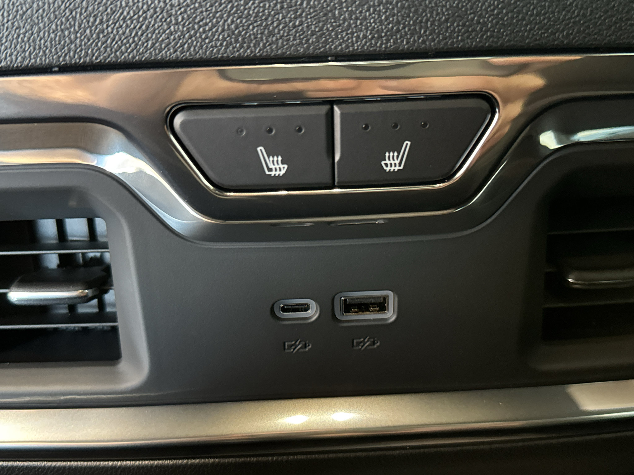 New 2026 Chevrolet Silverado 1500 High Country w/ Technology Package AWD/4WD image 15