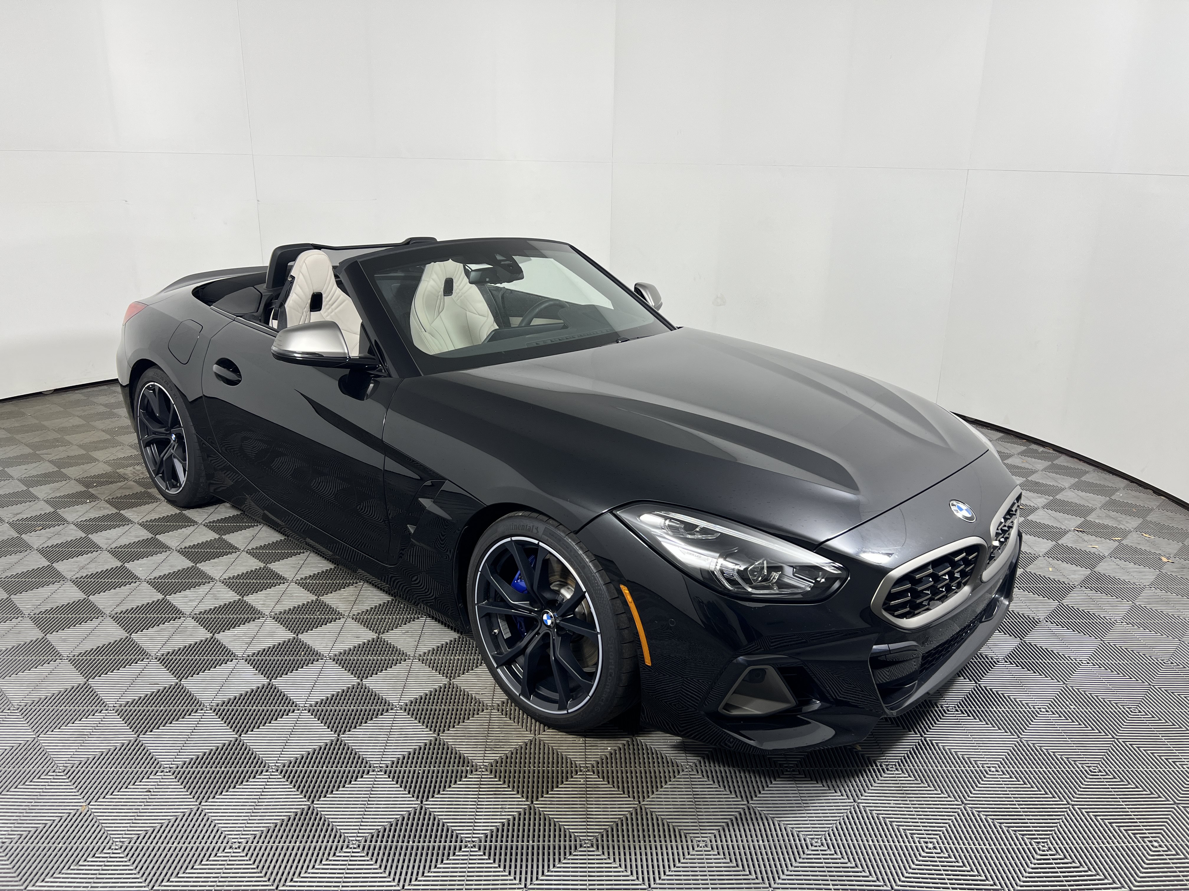 Used 2025 BMW Z4 M40i w/ Premium Package RWD image 7