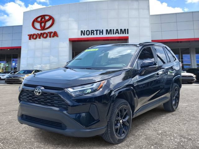 Used 2023 Toyota RAV4 XLE w/ Convenience Package FWD image 2