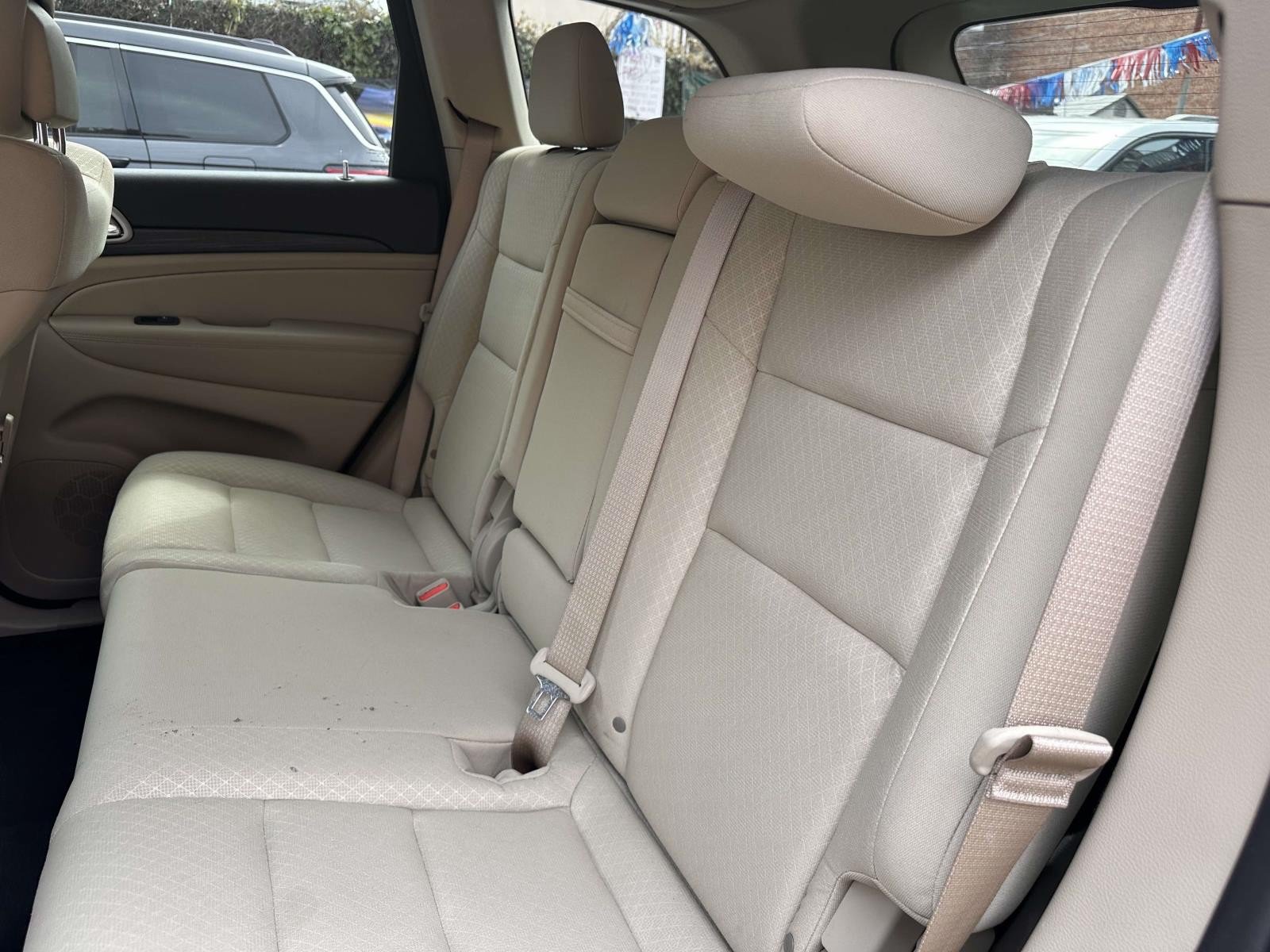 Used 2022 Jeep Grand Cherokee Laredo E w/ Security & Convenience Group AWD/4WD image 18