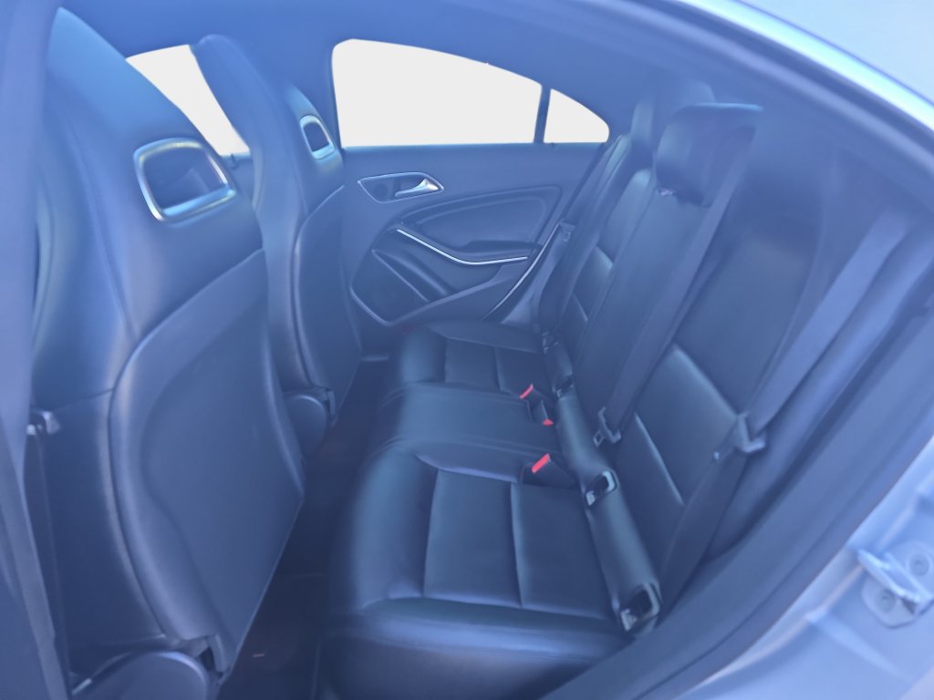 Used 2014 Mercedes-Benz CLA 250 image 16
