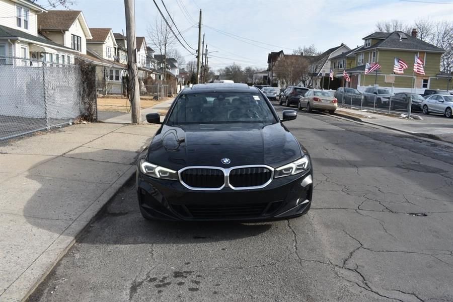 Used 2024 BMW 330e image 3
