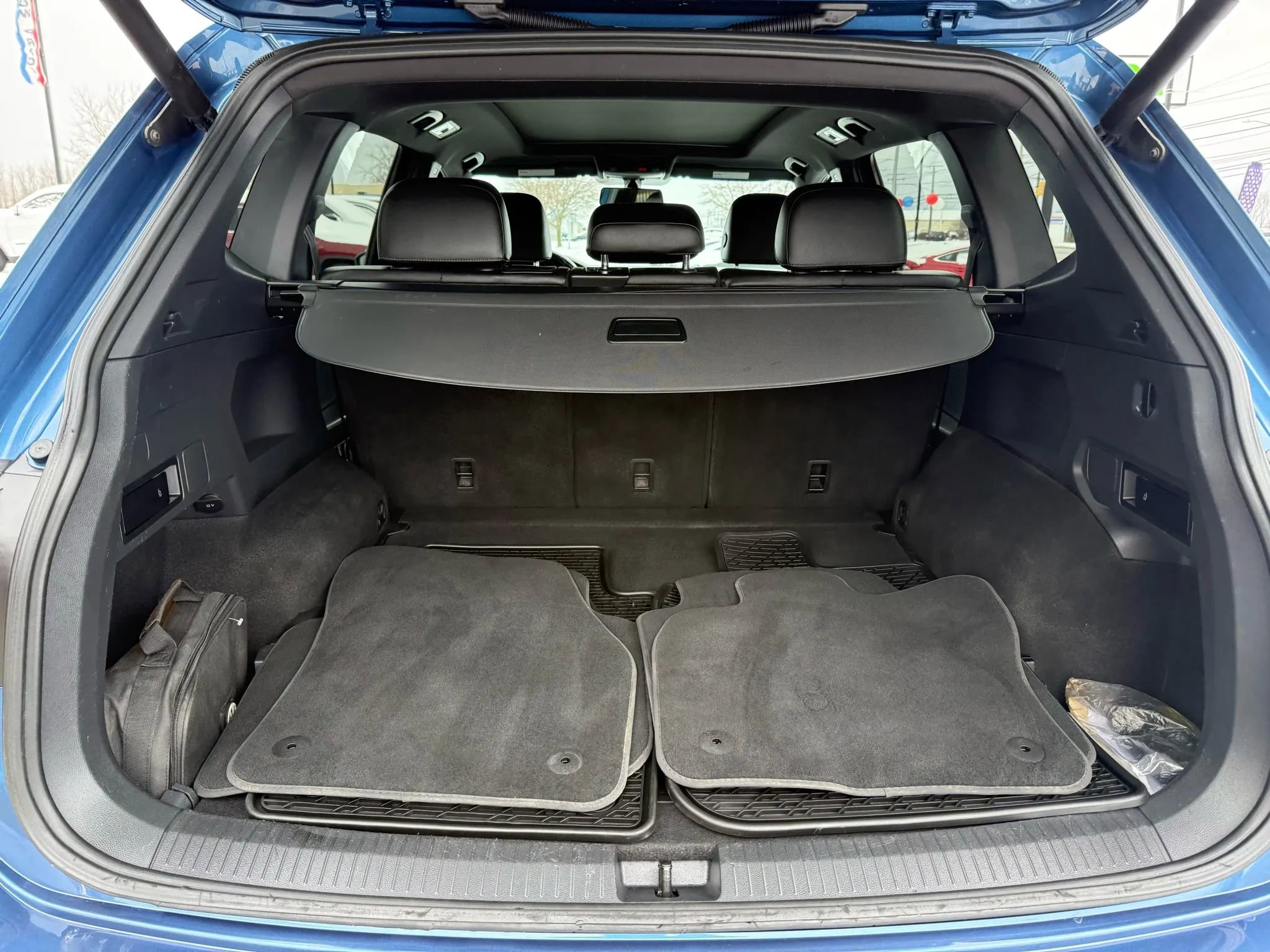 Used 2019 Volkswagen Tiguan SEL R-Line image 14