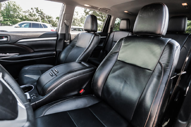 Used 2019 Toyota Highlander XLE AWD/4WD image 42