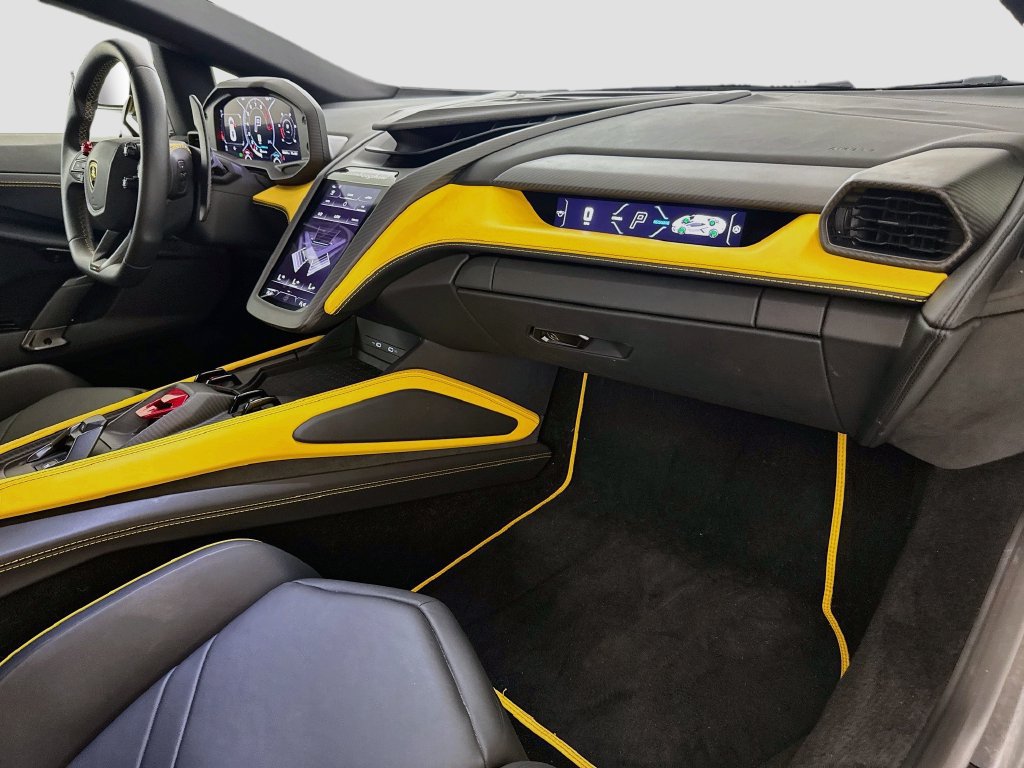 Used 2024 Lamborghini Revuelto AWD/4WD image 30