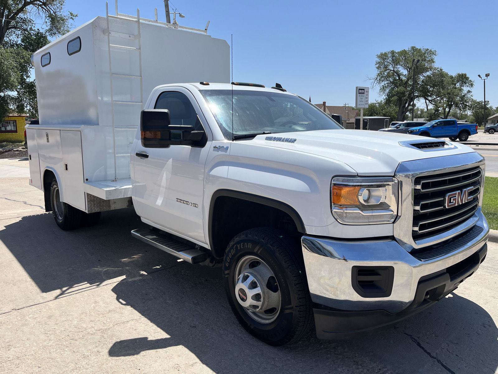 Used 2018 GMC Sierra 3500 4x4 Regular Cab w/ Sierra Convenience Package image 4