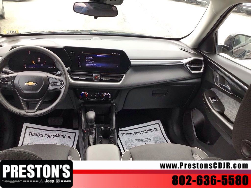 Used 2025 Chevrolet TrailBlazer LT AWD/4WD image 11